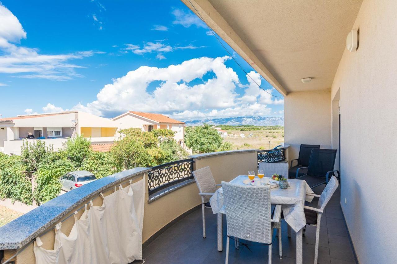 Apartments Nella Privlaka  Luaran gambar