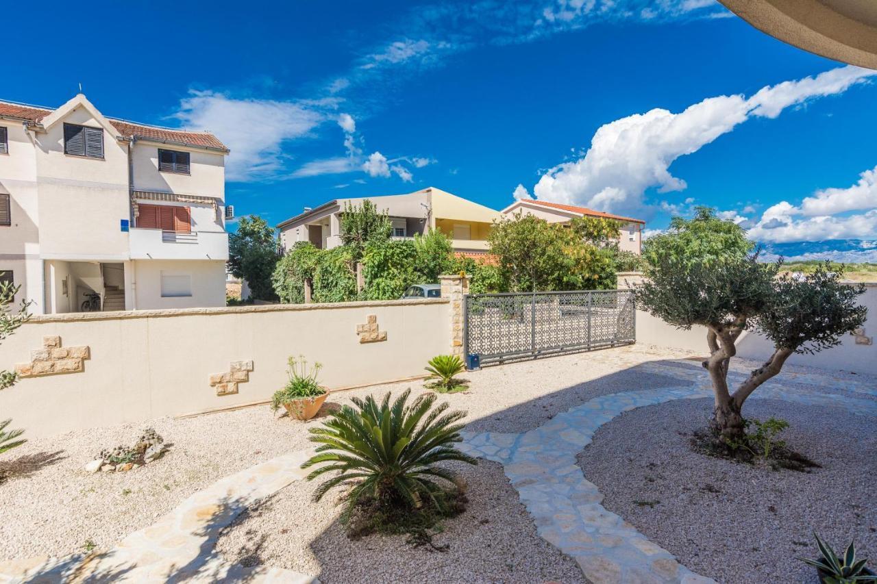 Apartments Nella Privlaka  Luaran gambar