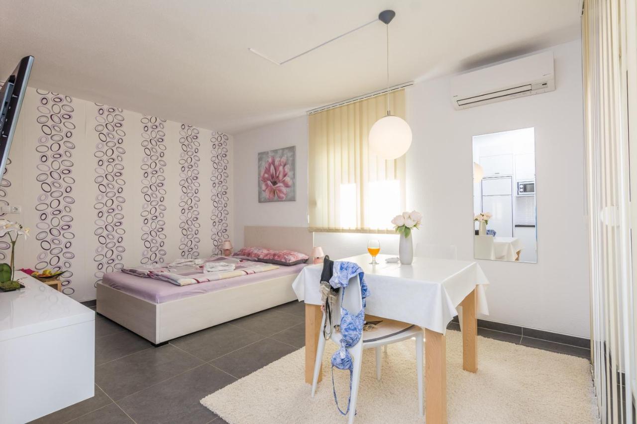 Apartments Nella Privlaka  Luaran gambar