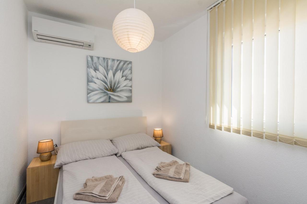 Apartments Nella Privlaka  Luaran gambar