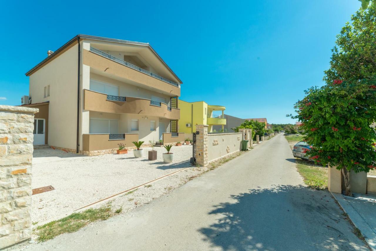 Apartments Nella Privlaka  Luaran gambar
